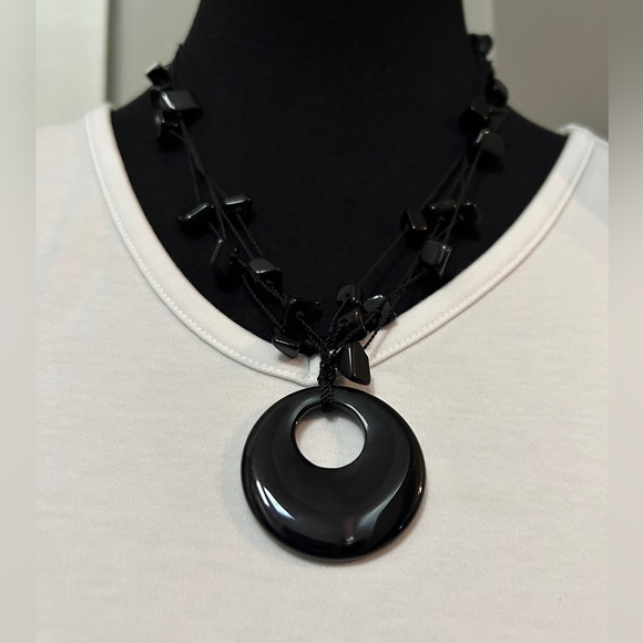 Handmade Black Beaded Pendant Necklace NEW - Picture 3 of 12